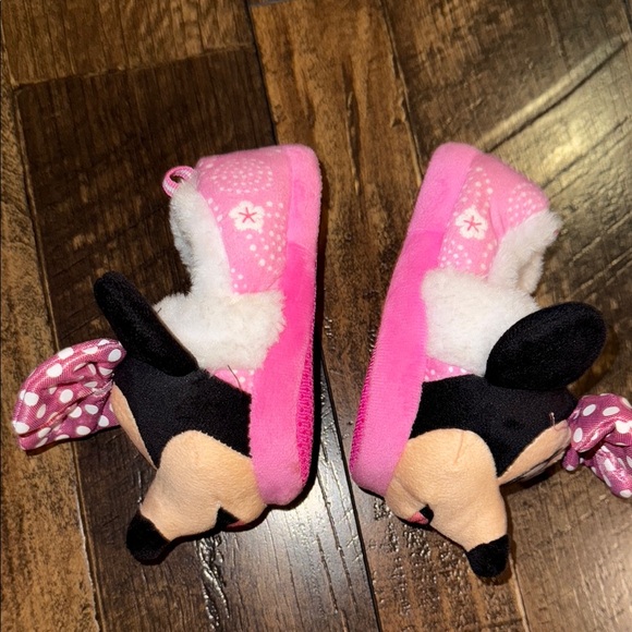 Disney Minnie Mouse Pink and Black Kids Slippers - Picture 3 of 4